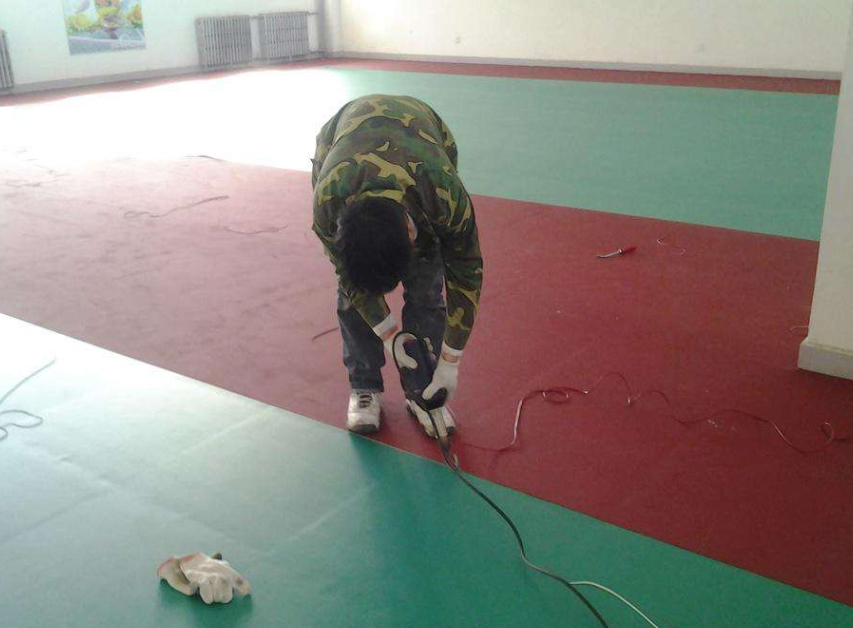 塑胶地板施工